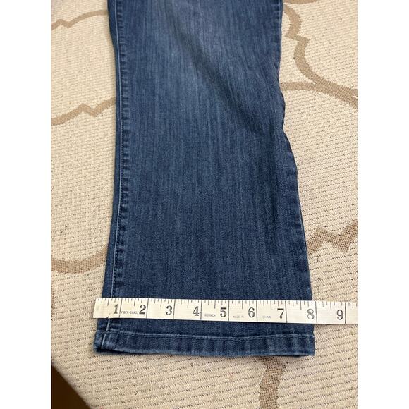Chico’s Fabulously Slimming Cropped blue jeans, size 2.5 crop/ 14 - Picture 8 of 12
